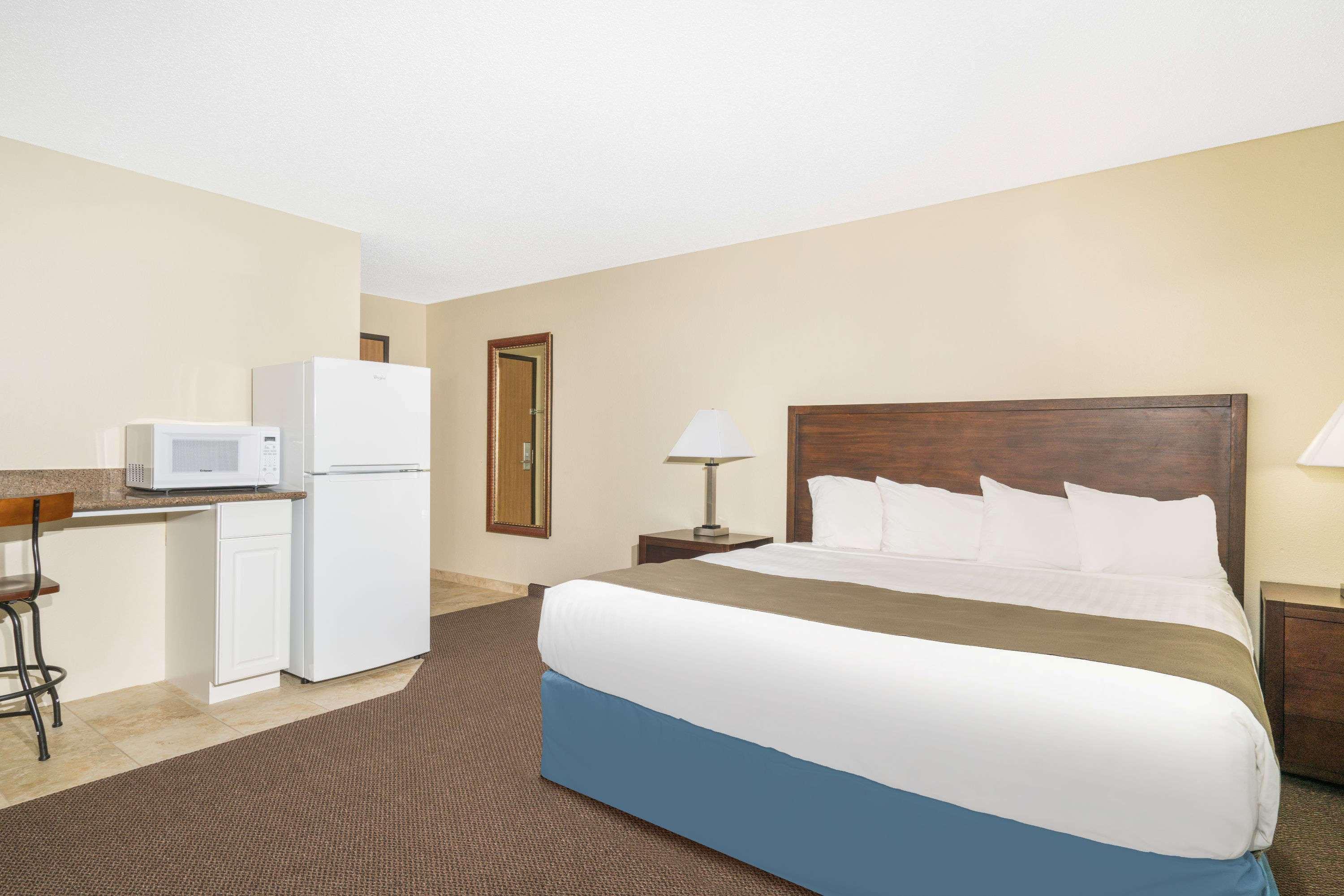 Days Inn & Suites By Wyndham Baxter Brainerd Area Exterior foto